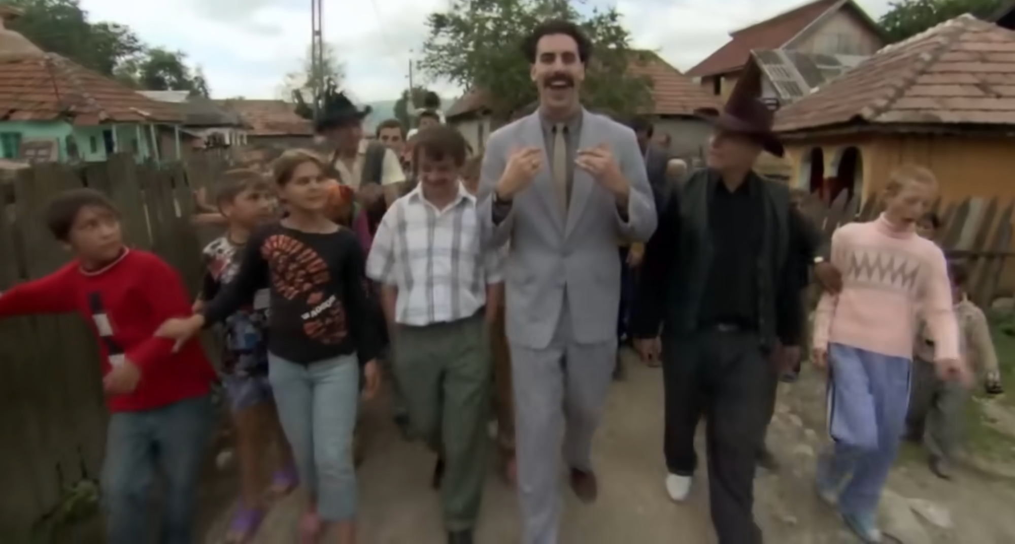 Anglický komik a herec Sacha Baron Cohen ako Borat.