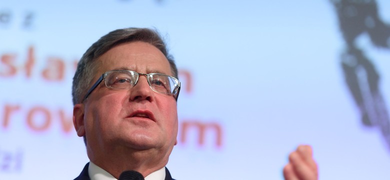 Komorowski: Macierewicz jest cząstką zbiorowego zjawiska pt. użyteczni idioci wykorzystywani przez Rosję