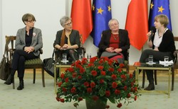 Róża Rzeplińska: Opowieści "Wiadomości" miały zburzyć zaufanie do organizacji pozarządowych