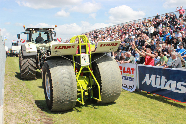 Tractor Pulling