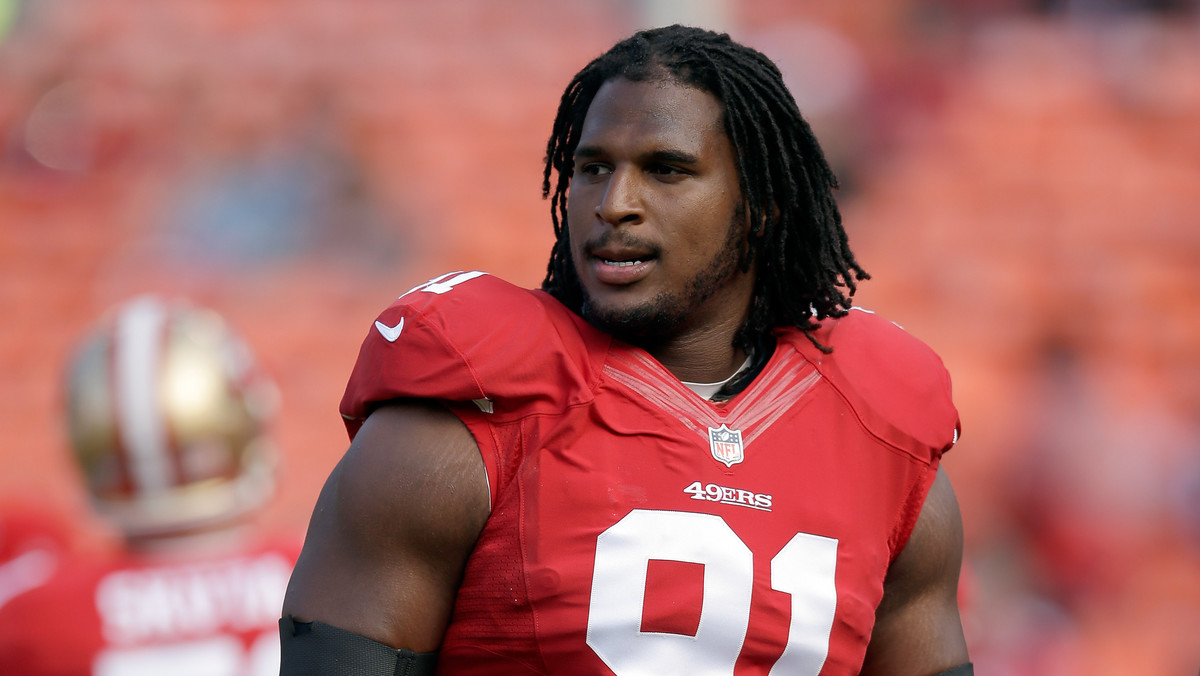 Ray McDonald, zawodnik San Francisco 49ers, został aresztowany pod zarzutem stosowania przemocy domowej. Zagraniczne media podają, że ofiarą 29-letniego amerykańskiego sportowca padła jego narzeczona, która jest... w trzecim miesiącu ciąży.