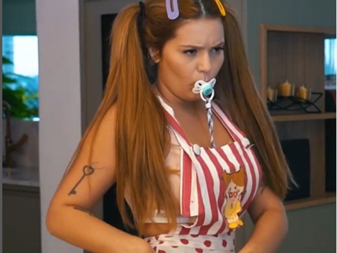 Brazilska influenserka završila u invalidskim kolicima jer nije smela ispred dečka da pusti goluba