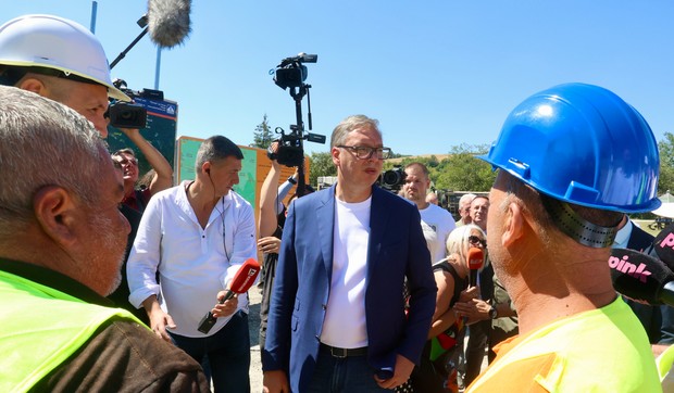 Aleksandar Vučić, u okviru posete jugozapadu Srbije, obilazi radove na putu Ivanjica-Sjenica, u ivanjičkoj opštini