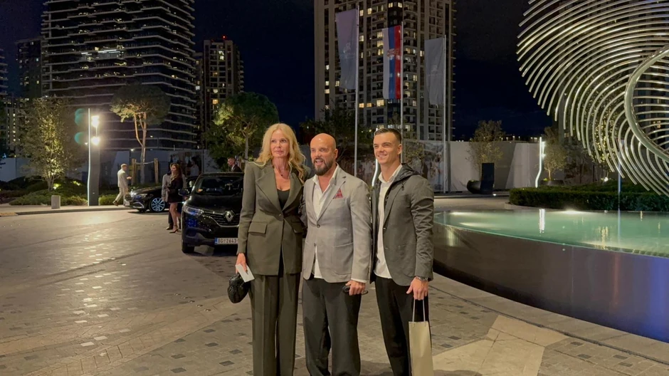 Boban Rajović sa ženom i sinom