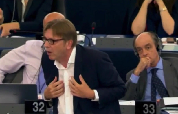 Premier Grecji jak zbity pies, Verhofstadt krzyczy. To przemówienie jest hitem sieci. WIDEO