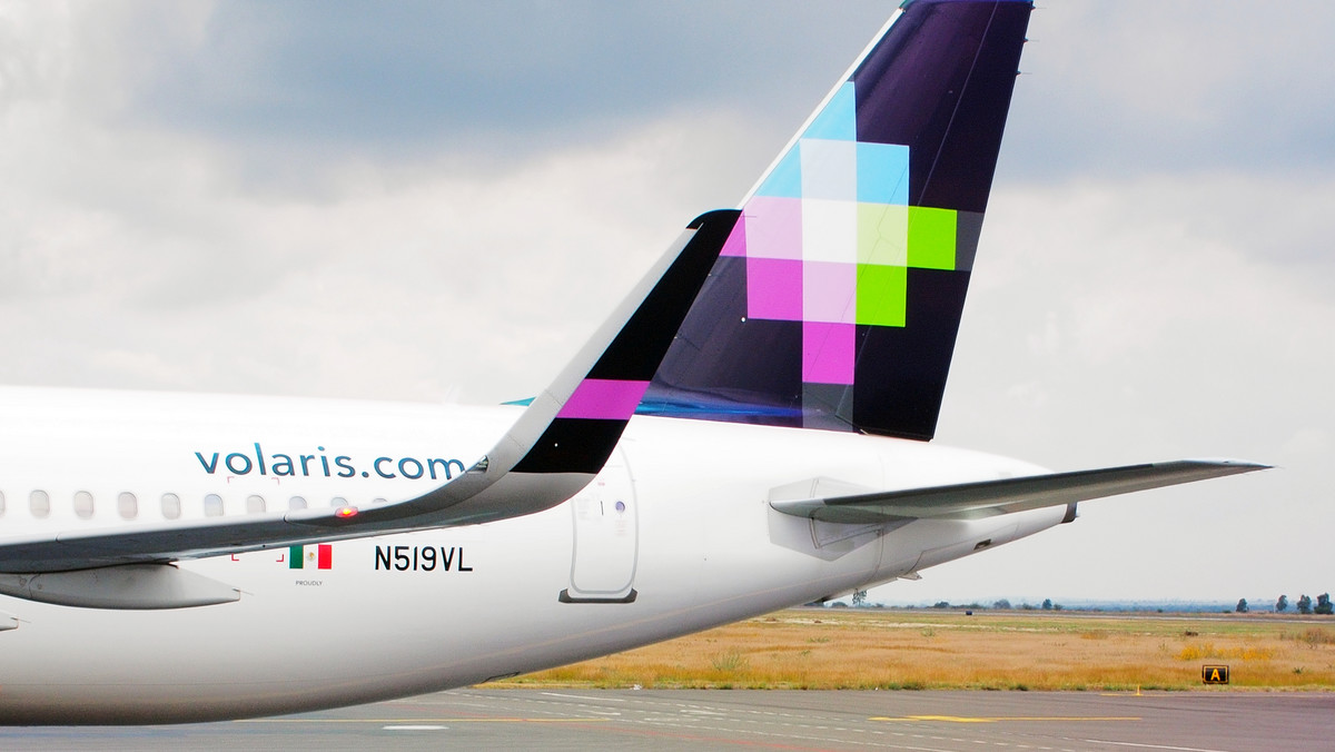 Samolot meksykańskich linii lotniczych Volaris Airlines, który miał lecieć z Meksyku do Cancun, musiał zostać ewakuowany po tym, jak jeden z pasażerów zaczął biegać po pokładzie, krzycząc, że w środku jest bomba.