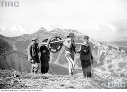 Cud międzywojennej techniki, zbudowany w 227 dni. Kolejka na Kasprowy Wierch kończy 80 lat [ZDJĘCIA]