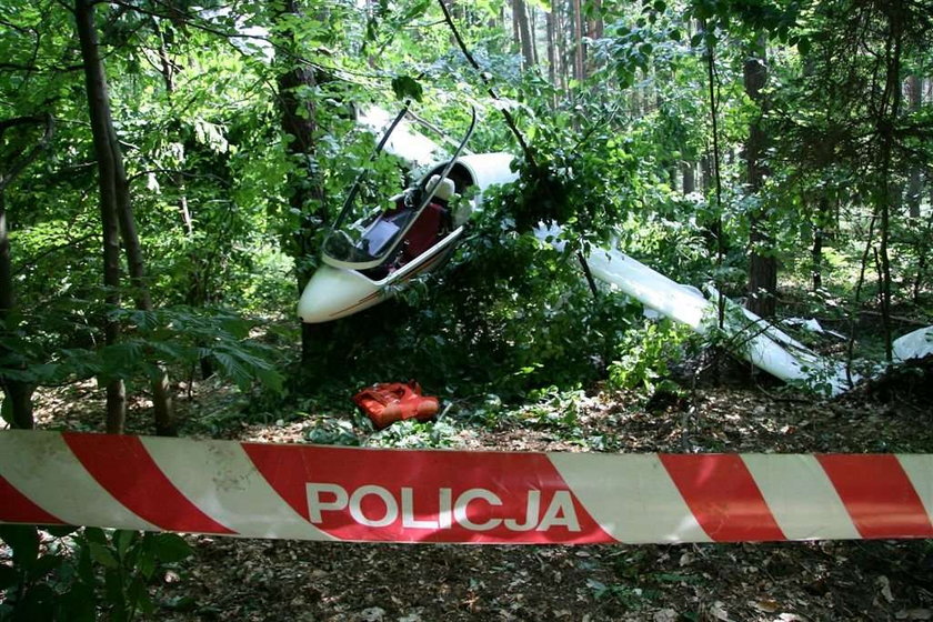 Szybowiec rozbił się w lesie pod Opolem