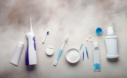 Dentystyczny niezbędnik, czyli co zabrać ze sobą na urlop