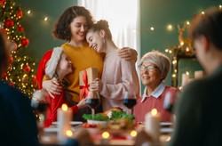 Eleganckie życzenia świąteczne bożonarodzeniowe. Mądre, niepowtarzalne, piękne i proste życzenia na święta Bożego Narodzenia 2025