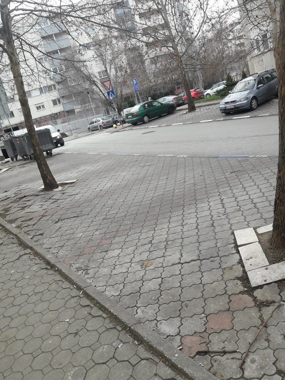 Mnoga parking mesta su prazna