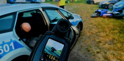 Motocyklista zgarnął cały pakiet: narkotyki, brak prawa jazdy, przeglądu i 150 km/h. I to nie wszystko