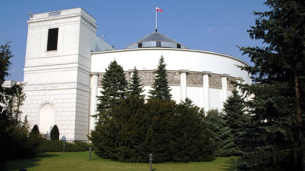 Jeden z budynków kompleksu Sejmu Rzeczypospolitej Polskiej przy ulicy Wiejskiej w Warszawie