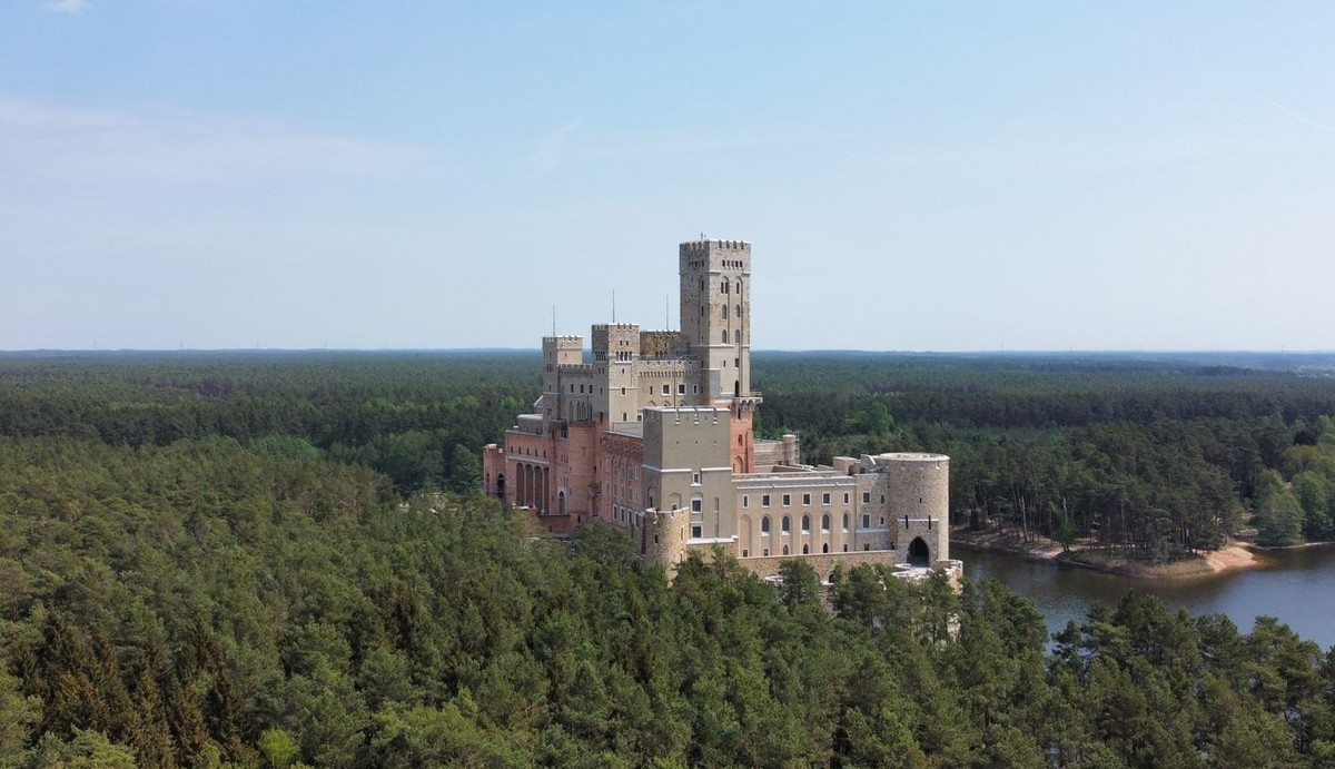 Kontrowersyjny zamek w Stobnicy. Wojewoda wydała kluczową decyzję