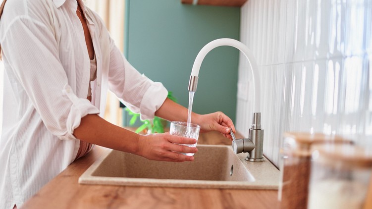 mennyi vizet kell meginni naponta életkor alapján