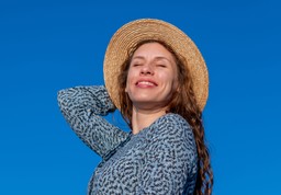 poprawia nastrój, wygładza skórę, reguluje hormony i wzmacnia serce. ekspertka radzi robić to codziennie domowy sposób na stres