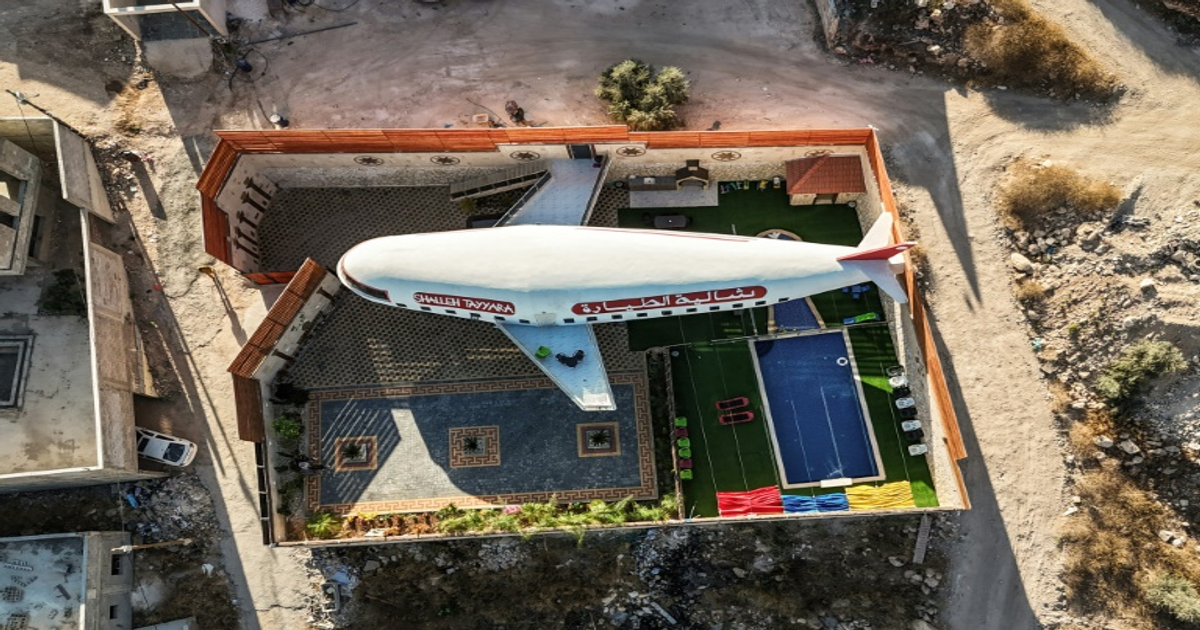 Cisjordanie : un gîte en forme d'avion fait sensation