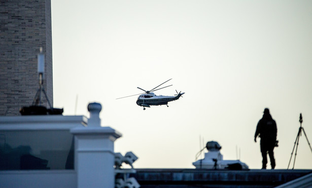 Marine One z Donaldem Trumpem na pokładzie