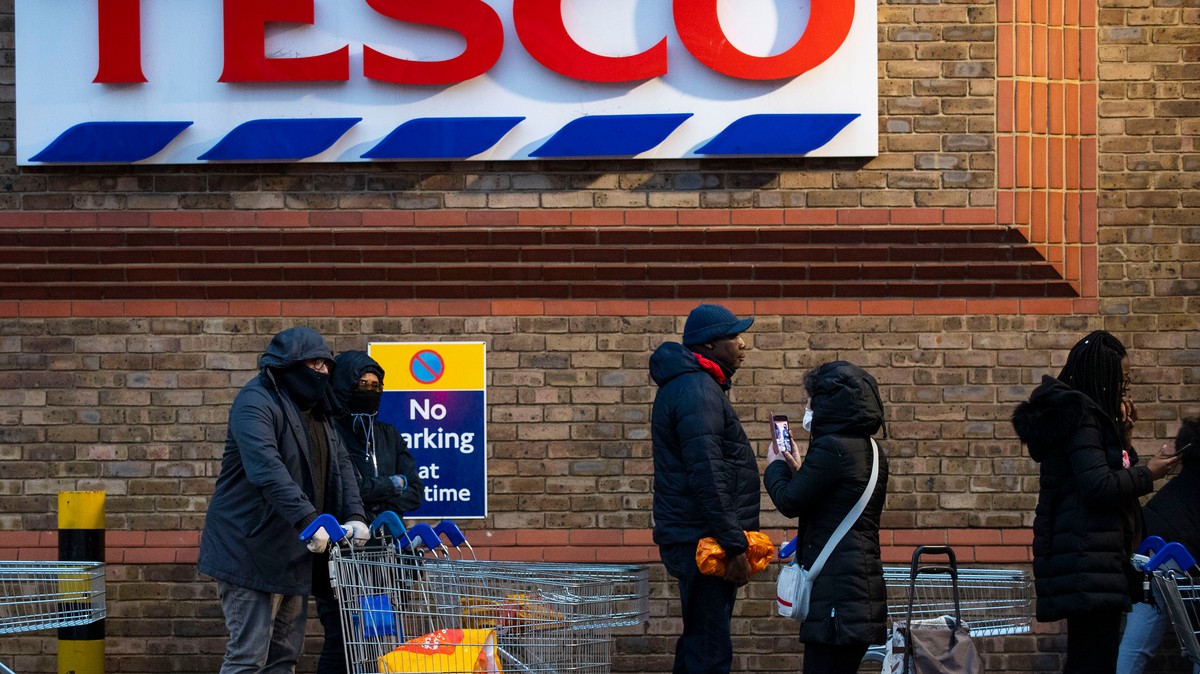 Döbbenetes: a Tesco mosdójában hozta világra a gyermekét egy édesanya