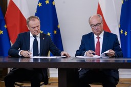 tusk stanął po stronie czarzastego. "sojusznicy powinni się szanować"