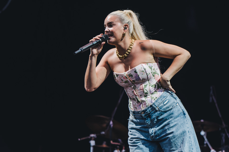 Kraków Live Festival — dzień II: na scenie Anne-Marie