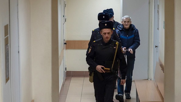 Jurij Dmitrijew w sądzie w Rosji - zdjęcie z 2019 r.