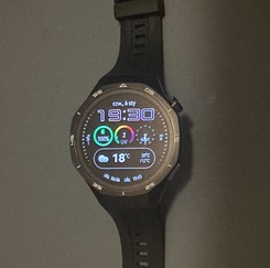 Huawei Watch GT 5 Pro. Wreszcie można nim płacić w Polsce [RECENZJA]