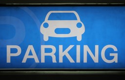 Za parkowanie w miastach wciąż trzeba płacić