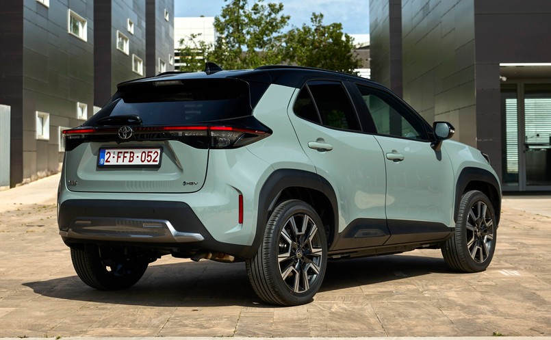 Najtańszy SUV Toyoty trzęsie rynkiem i spala 4,7 l/100 km. Ile kosztuje?