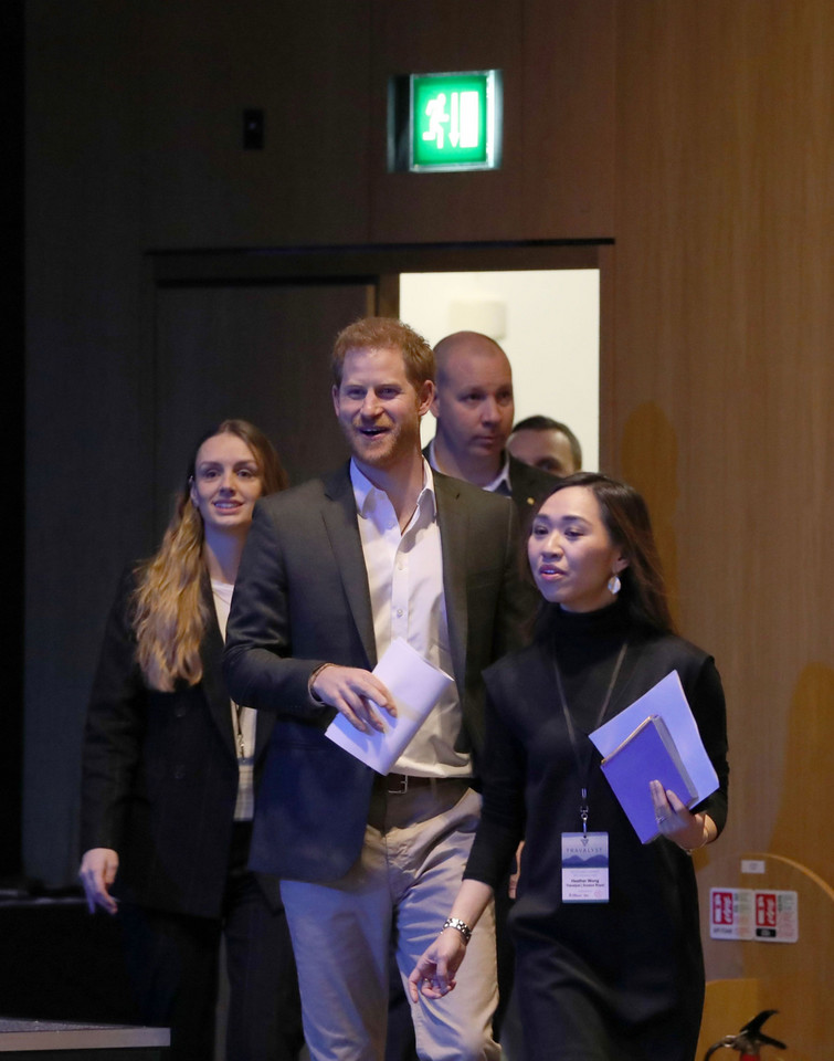 Książę Harry na konferencji w Edynburgu