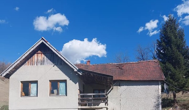 Jeftina kuća i 2,2 hektara za 18.000 evra