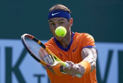 Kyrgios zniszczył dwie rakiety, ale Nadala nie pokonał