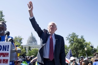 Socjalista Bernie Sanders podbija USA