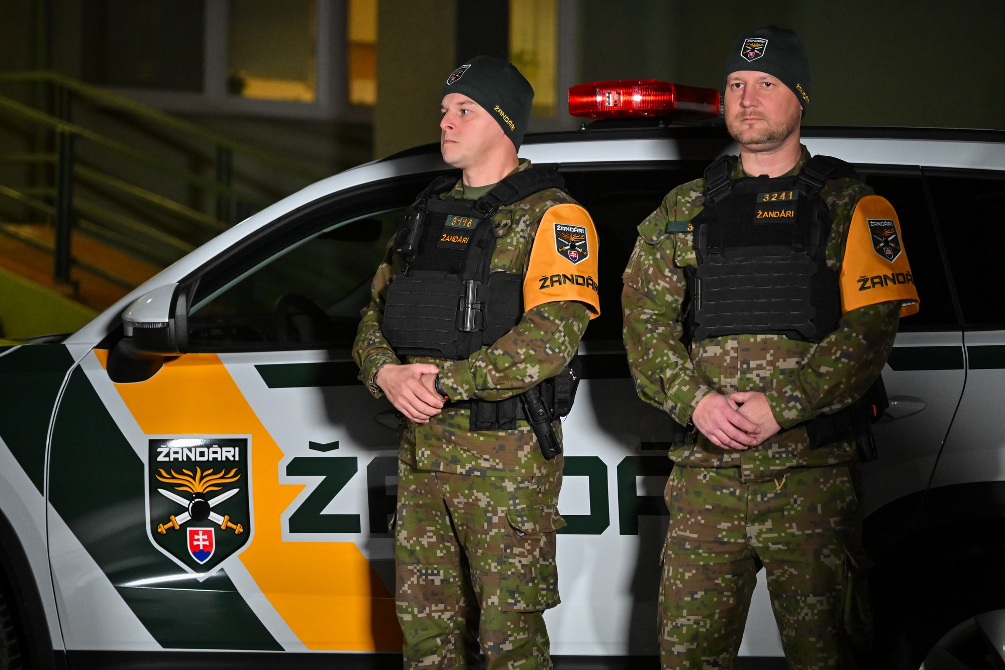V piatok večer nastúpili do služby naprieč Slovenskom prvé žandárske hliadky.