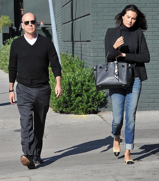 Bruce Willis i Emma Heming na ulicy w Santa Monica