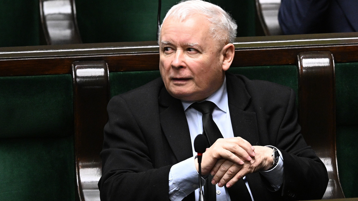 Jarosław Kaczyński będzie zeznawał w sprawie Pegasusa. Do tej pory mówił, że to "całkowite bzdury"