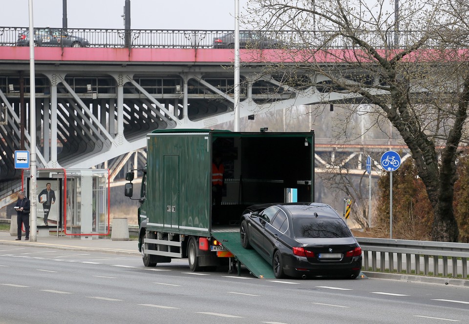 Warszawa: kolizja wiceszefa MON Bartosza Kownackiego