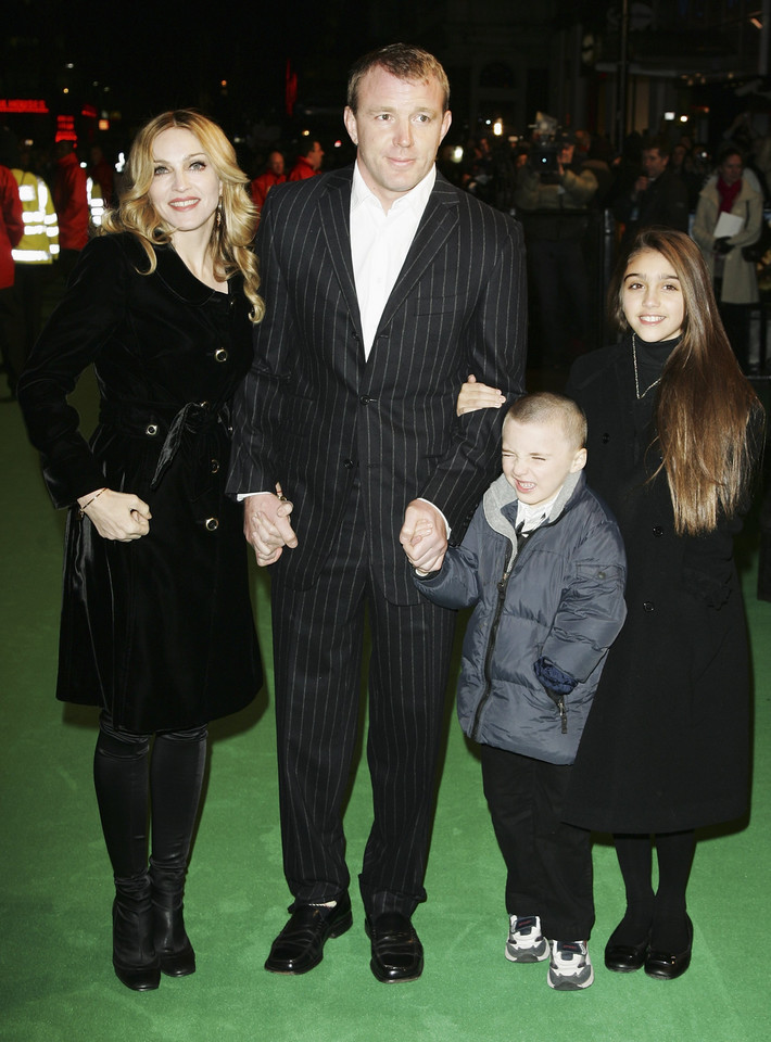Madonna, Guy Ritchie z Rocco i Lourdes w 2007 r.