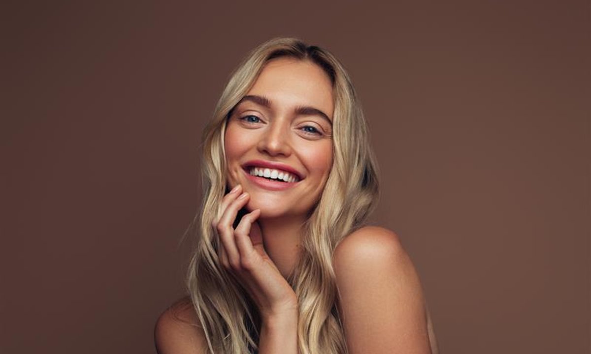 "Dzięki tym kosmetykom rzadziej nakładam makijaż. Skóra wygląda naprawdę świeżo i ładnie".