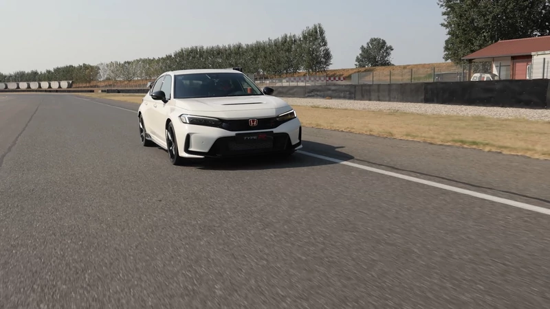 Pierwsza jazda nową Hondą Civic Type R