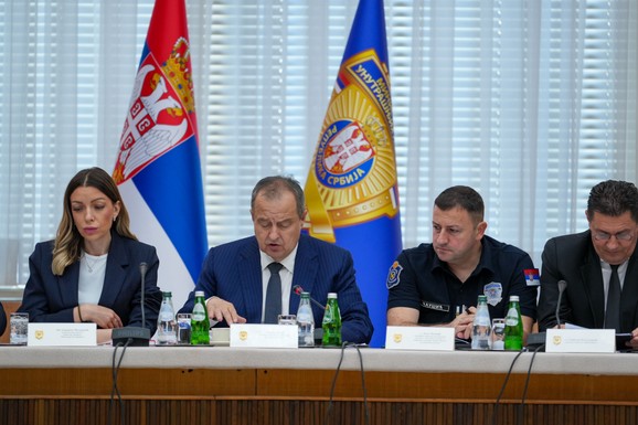 Zasedao Štab za vanredne situacije zbog istorijski niskog vodostaja Dunava: Dačić naložio HITNE MERE