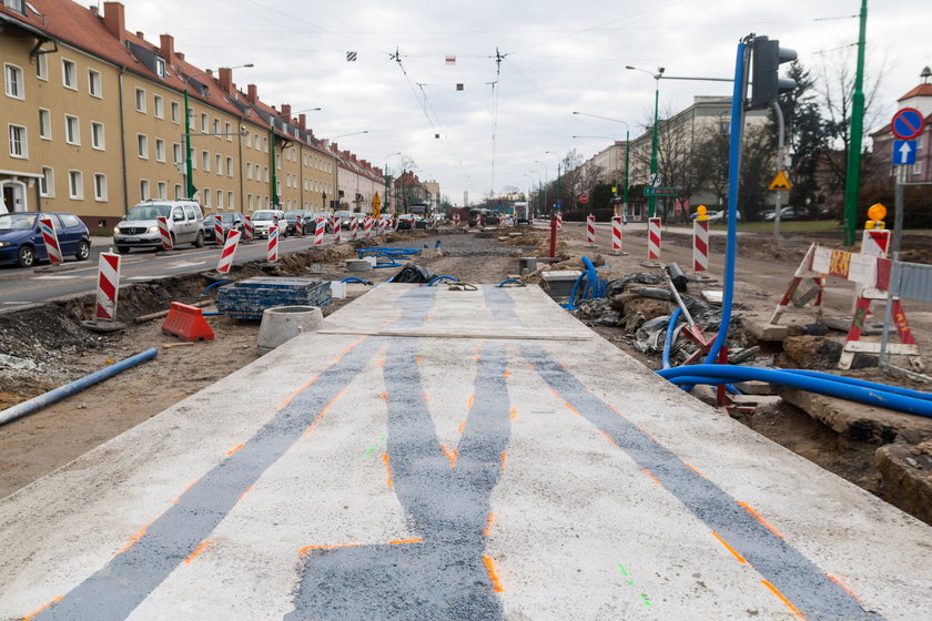 Kolejne opóźnienia przy przebudowie ulicy Dąbrowskiego