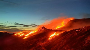 Pożar Połoniny Caryńskiej w Bieszczadach. Spłonęło 5 hektarów traw [ZDJĘCIA]