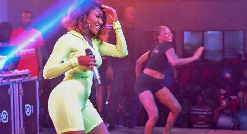 Wendy Shay thrills Vandals at Commonwealth Hall’s ‘Artiste Night’