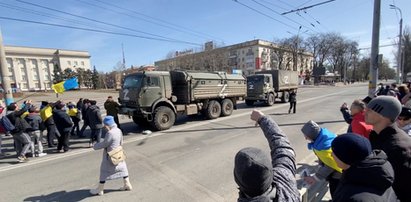 Bestialskie zachowanie Rosjan. Otworzyli ogień i użyli granatów wobec demonstrantów [WIDEO]