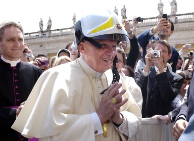 VATICAN-POPE-AUDIENCE-HELMET