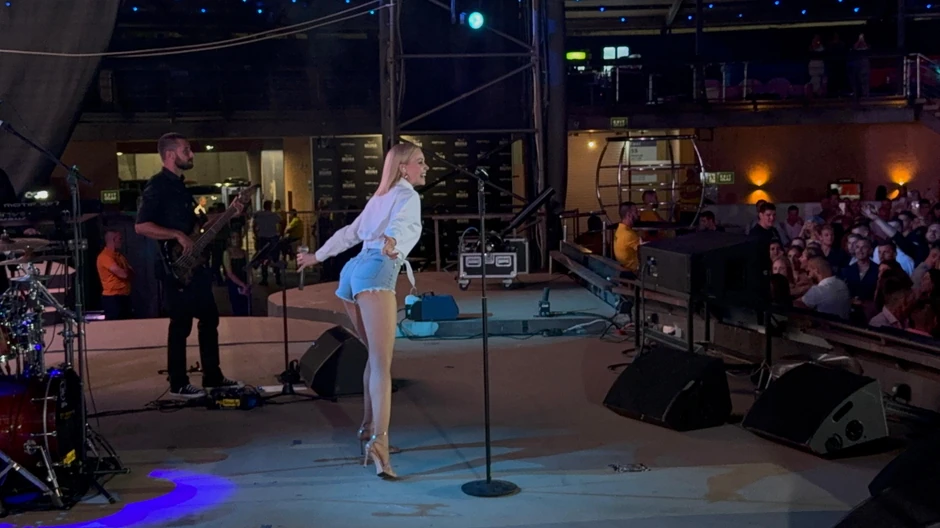 Jelena Rozga u Crnoj Gori