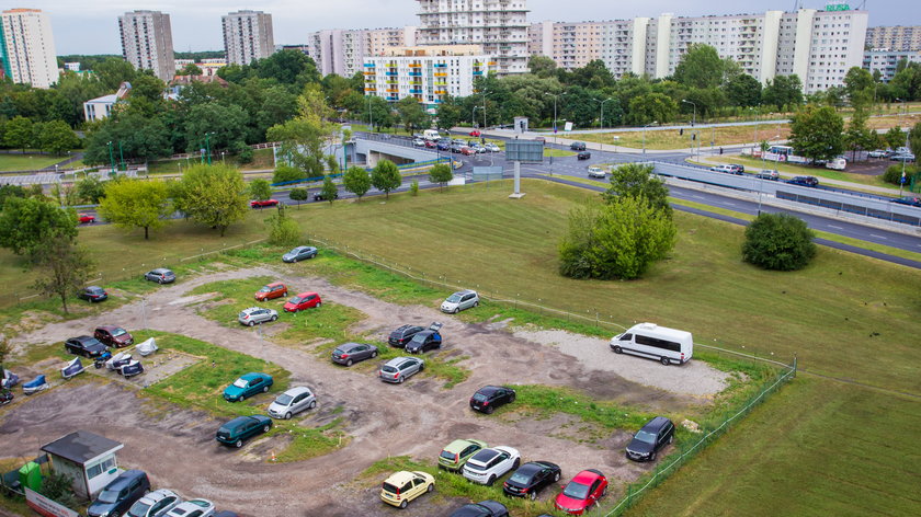 Wielopoziomowe parkingi pomogą kierowcom z Rataj?