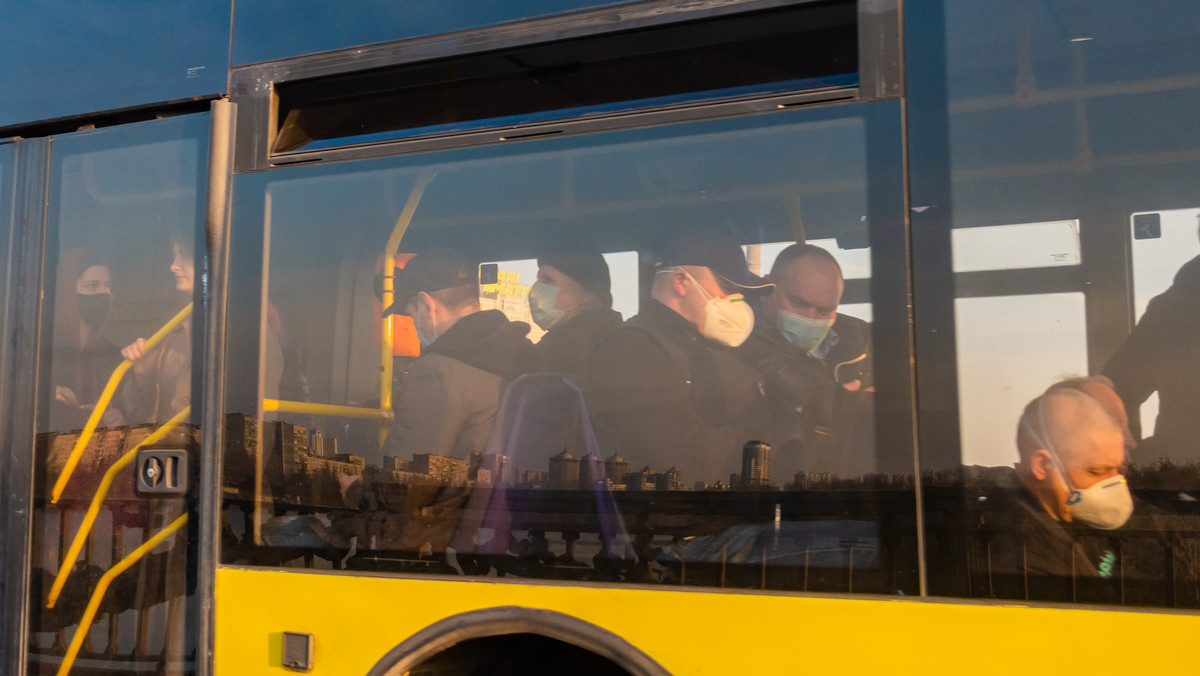 Ukraina. W Kijowie transport publiczny tylko dla posiadaczy przepustek