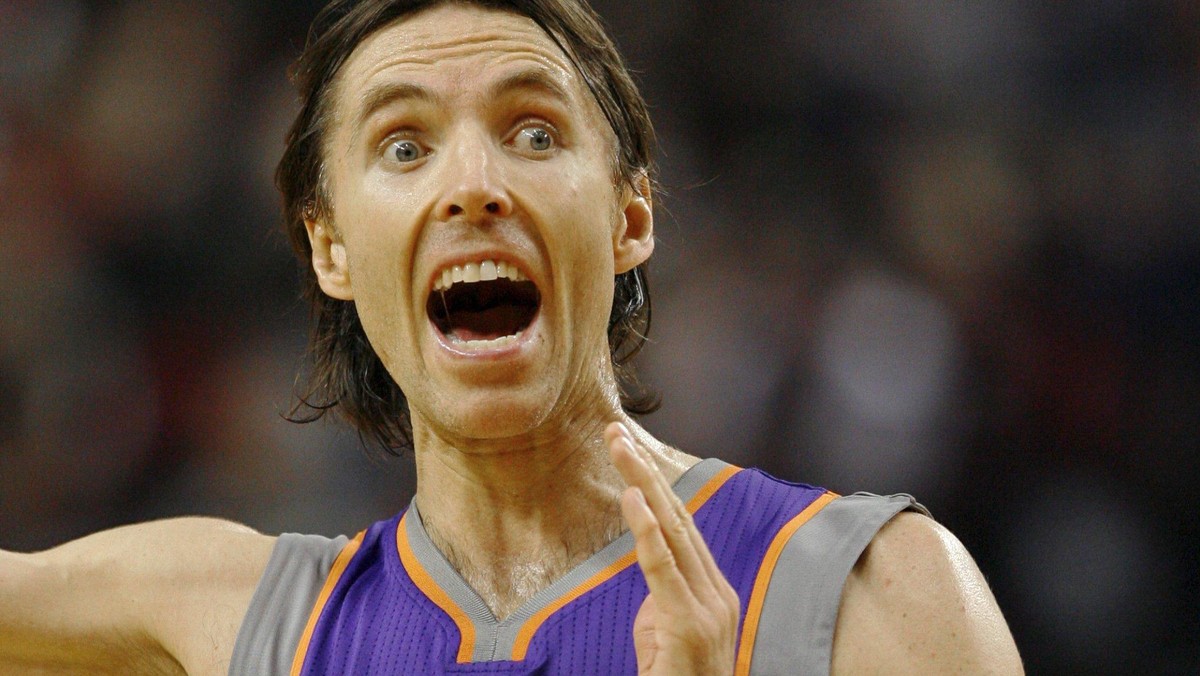 Wszyscy kibice koszykówki wiedzą, że Steve Nash kocha piłkę nożną. Jak miliony ludzi na całym świecie, kanadyjski rozgrywający Phoenix Suns niecierpliwie czeka na wieczorne starcie Barcelony z Realem Madryt. Kolega Marcina Gortata Jest pod wrażeniem formy obu zespołów, ale stawia na Dumę Katalonii.